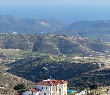Pano Lefkara House | Kasparis View Residence