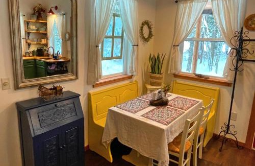 Sandpoint Ski Chalet | Kataluma Inn, Sandpoint, Idaho - Entire Cozy Cabin, Pet Friendly