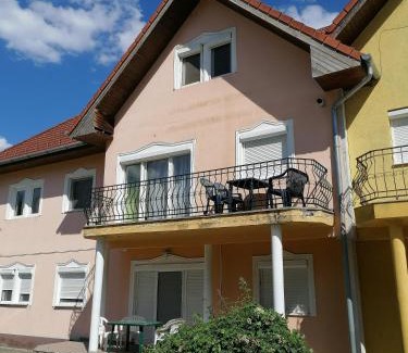 Kehidakustany Apartment | Katica Apartman