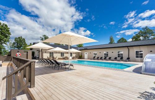 Stora Mellosa Hotel | Katrinelund Gästgiveri & Sjökrog