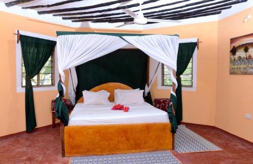 Uroa Hotel | Kaure Sand Beach Lodge