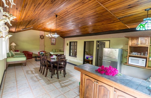 Damas Cabin | Kayak Lodge