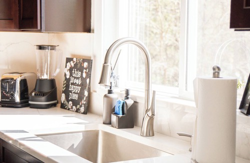 Burnsville House | Keating Family Retreat, Cozy, Peaceful Stay Near Mall of America & MSP Airport