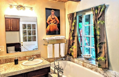Kehena Beach Estates Hotel | Kehena Mauka Nui LGBTQ Clothing Optional