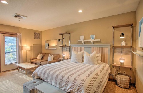 Kellogg Apartment | Kellogg Mtn Condo with Balcony Walk to Resort!