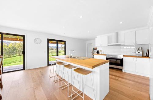 Tolmie House | Kelly Creek Farm - Tolmie - Sleeps 10