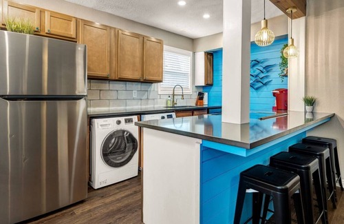 College Station Apartment | Kelly's Cove: 1st Flr 2 Bdrm-Walk to A&M-King Beds