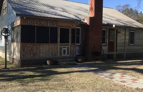 Elrod House | KEMP’S BL’ONE 20 minutes to University of Ala