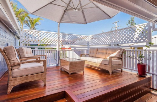 Yamba House | Kenlee - Spacious Holiday Home with Great Views - Pets Considered