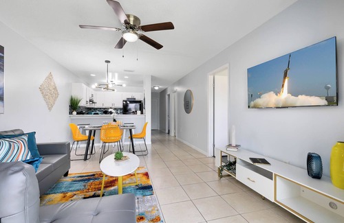 Titusville Apartment | *Kennedy Space* *NASA*Pool, BBQ, Gym, Patio, Games