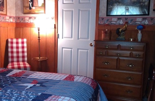 Perry Bed & Breakfast | Kennedys Red Barn Inn