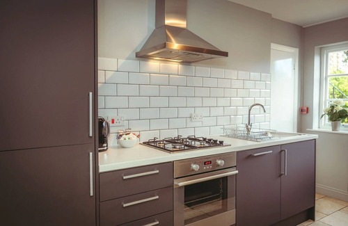 Meads Apartment | Kent House: contemporary 2-bed flat close to seafront