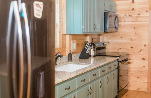 Cub Run Cabin | Kentucky Hollow-Mammoth Cave Cabin and Horse Barn