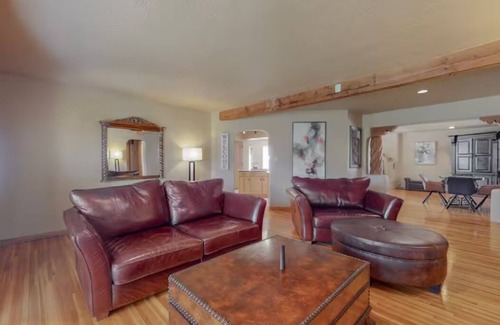 Uptown House | Kentucky Room1