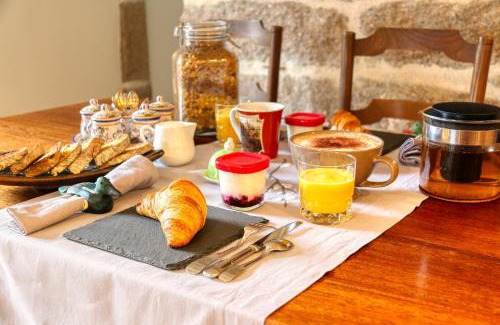 Riec-sur-Belon Bed & Breakfast | KERBELEG, ferme-manoir du XVè siècle, chambres grand confort