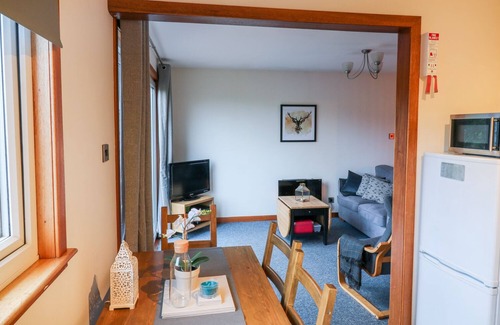 Dumfries Cottage | KESTREL LODGE, pet friendly, character holiday cottage in Dumfries