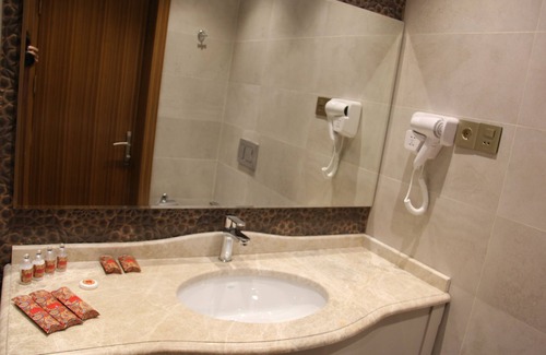 Baku Hotel | Khazar Inji
