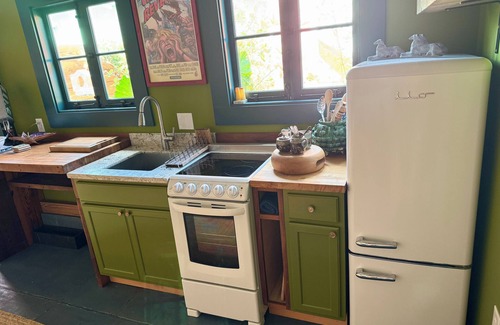 Faubourg Marigny Apartment | Kick back and relax in this calm, clean, stylish, well equipped space.