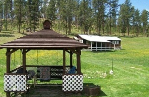 Custer House | Kiddville Ranch. Site of Historical Gold Mining Camp. Pets welcome!