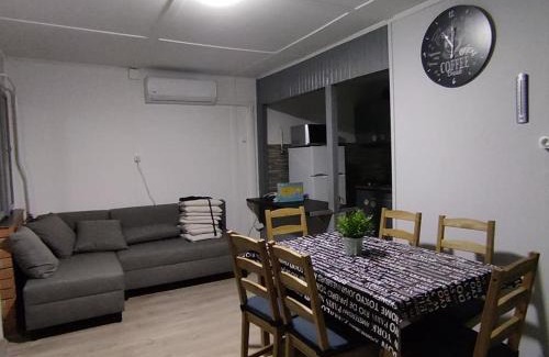Tiszakecske Apartment | Kikerics Apartman