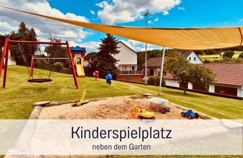 Rixfeld House | Kindertraum - Spielplatz - Spielzimmer - Terrasse mit Grill - Garten - wandern - 3 Schlafzimmer bis 9 Personen - Ferienhaus Taufstein 2