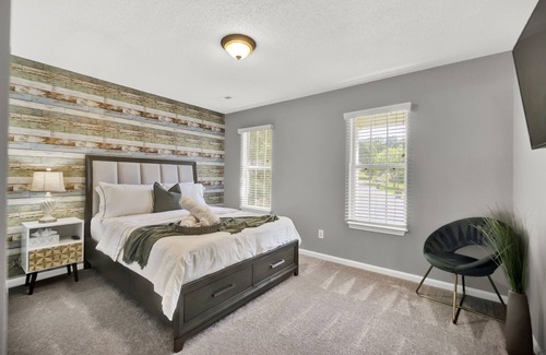 Toddville Road House | King Bed - Close to Airport - Close to Uptown