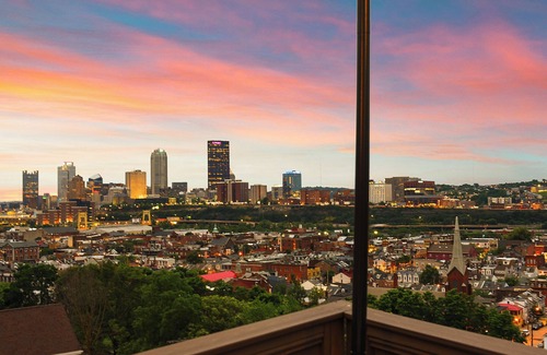 South Side Slopes House | King Bed Garage Rooftop Views Sleeps 14 Game room walk to Carson St