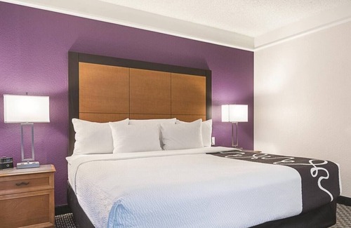 Guasti Hotel | King Bed, Non- Smoking at La Quinta Inn & Suites by Wyndham Ontario Airport