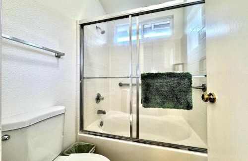 Rancho Cordova House | King Bed Retreat, Pet-Friendly, Rancho Cordova