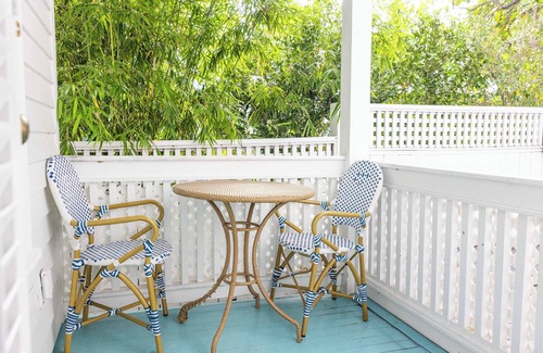 Historic Seaport Apartment | King Bed + Sleeper Sofa & Balcony -James House