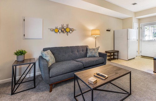 Dixon Park Apartment | King Bed + Walking Distance to Forsyth Park by Lucky Savannah
