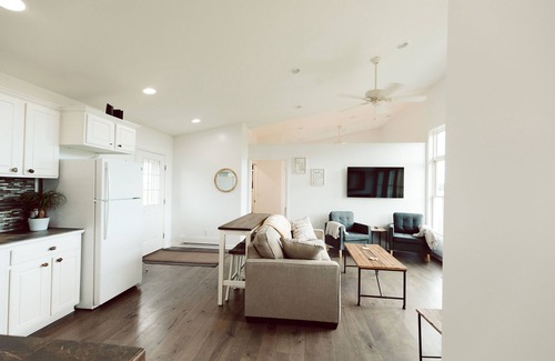 Sault Ste. Marie House | King Bed, Zero Entry, Close to Town
