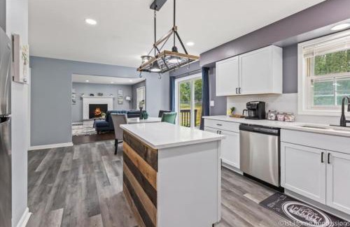 Antioch House | King beds, Free Wi-Fi, Gas Grill Cozy Antioch home