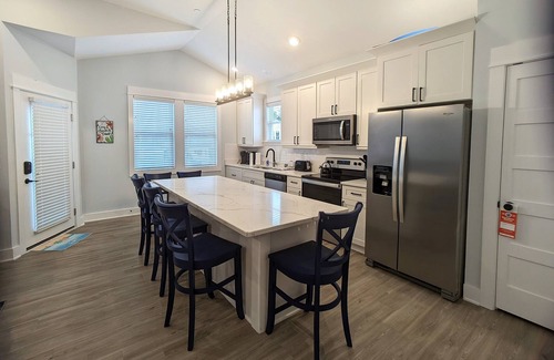 Corolla Light Cottage | King & Bunk Beds, Beach Parking Pass, & Pets Stay Free
