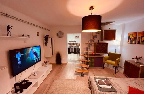 Pacsirtatelep Apartment | King House & Garden with AC and FREE PARKING POSSIBILITY