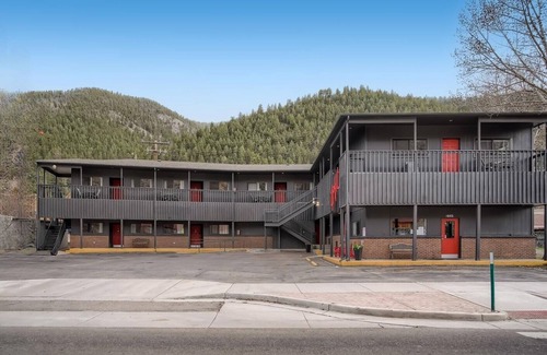 Idaho Springs Hotel | King Room, A/C, Boutique Mtn Motel Idaho Springs