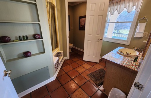 Lookout Valley Neighborhood Association Cabin | King Room with Balcony and River Views