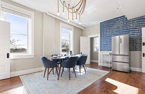 Shelby Park Apartment | KING Sleep8 4Bed 2BR 2 BA Swepson Hideaway 202