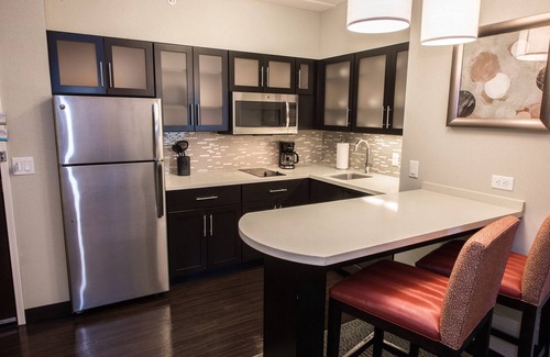 Newtonville Apartment | King Studio Near ALB, Downtown + UAlbany | Free Breakfast Buffet, Pool Access