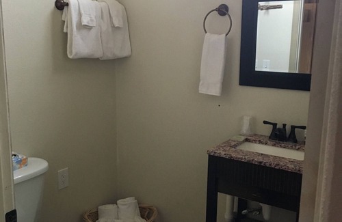 Reserve Hotel | King Suite w/full kitchen, 2 twin Murphy beds & full bathroom