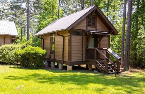 Woodstock House | Kingfisher Cabin: Family gatherings, team builder, church retreats