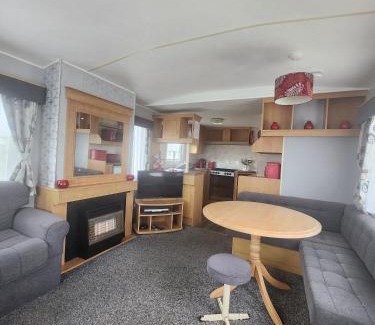 Ingoldmells Resort | Kingfisher OAK 1098 Dees Caravan Lettings