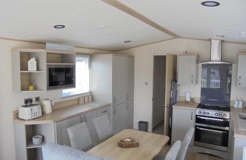 Ingoldmells House | Kingfisher Windermere 6 Berth, Enclosed veranda, Close to site shop