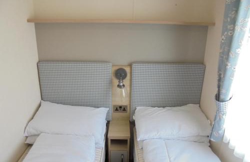 Ingoldmells House | Kingfisher Windermere 6 Berth, Enclosed veranda, Close to site shop