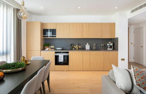 St. Pancras and Somers Town Apartment | Kings Cross - Luxury 3 Bed Apartment, Private Balcony