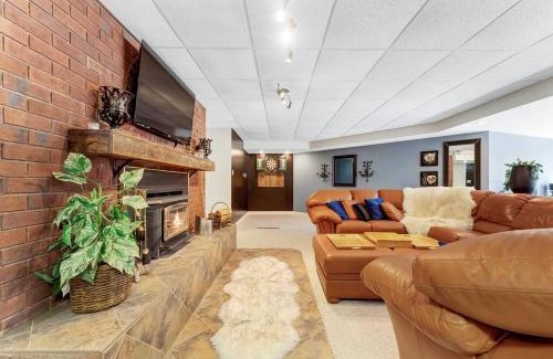 Bancroft House | Kings Wee Castle 6BR Serene Luxury Family Retreat