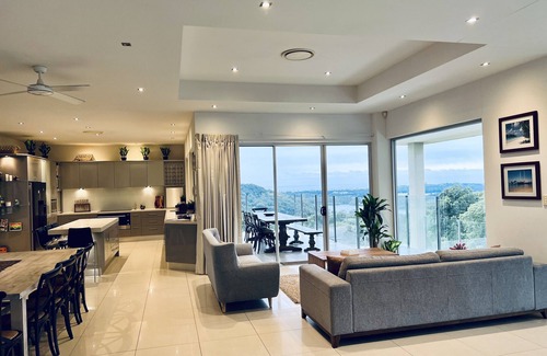 Terranora House | ☀️ Kingscliff Ocean Views, Luxury 5 bedroom Family home
