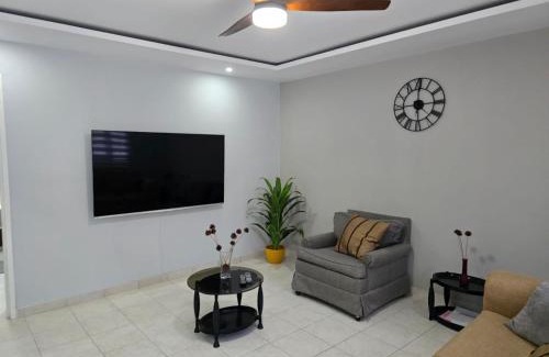 Mona Apartment | Kingston Horizon Retreat