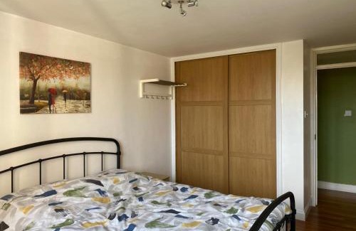 Coombe Hill Apartment | Kingston Upon Thames Stay