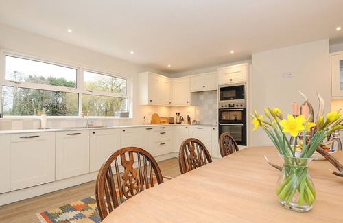 Saint Kew Cottage | KIRLAND, pet friendly, character holiday cottage in St Kew Highway